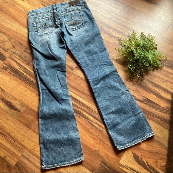 Y2K Silver Jeans size 27 Women's Boot Cut in Distressed Blue - Picture 5 of 8